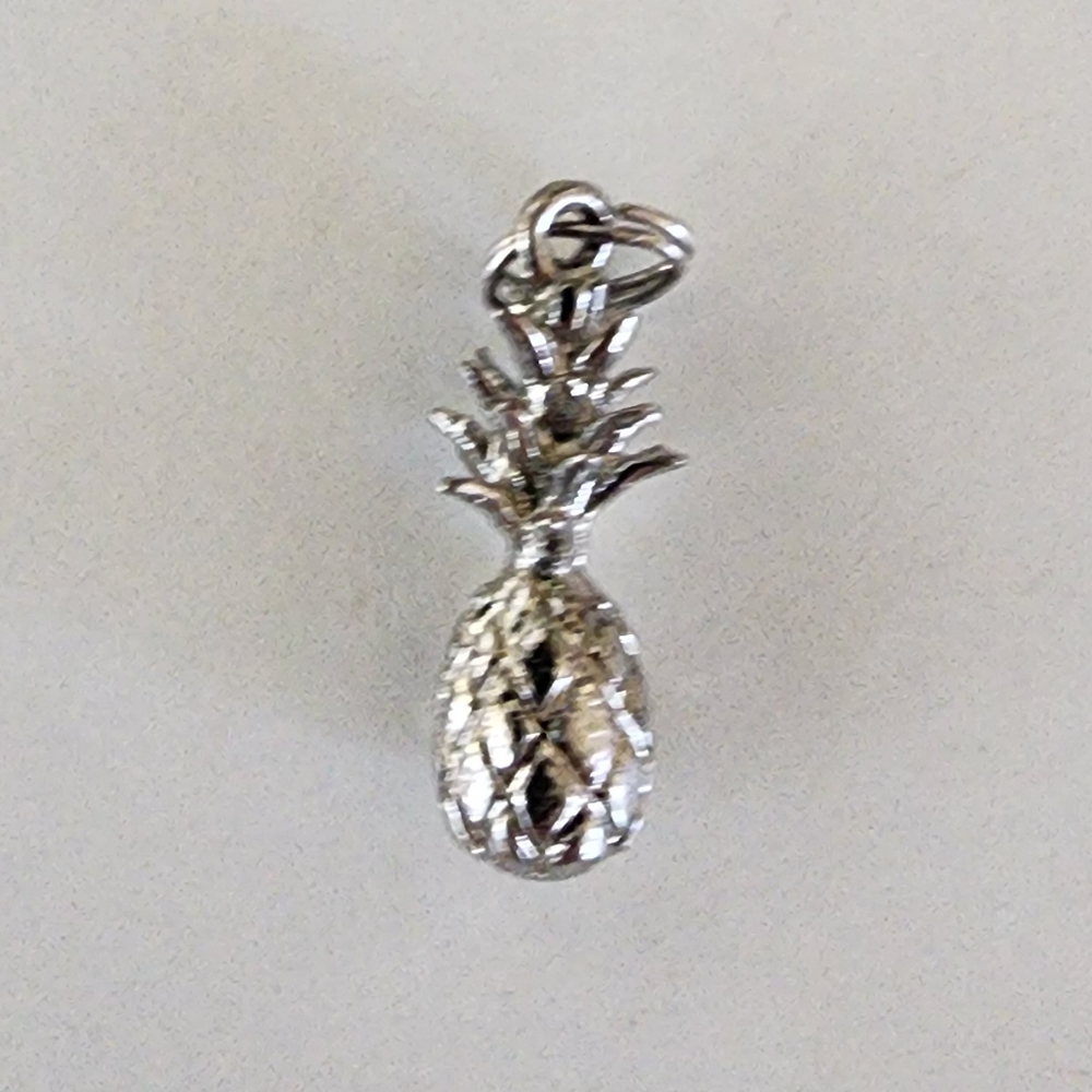 🍍 Silver Pineapple charm - Picture 3 of 4